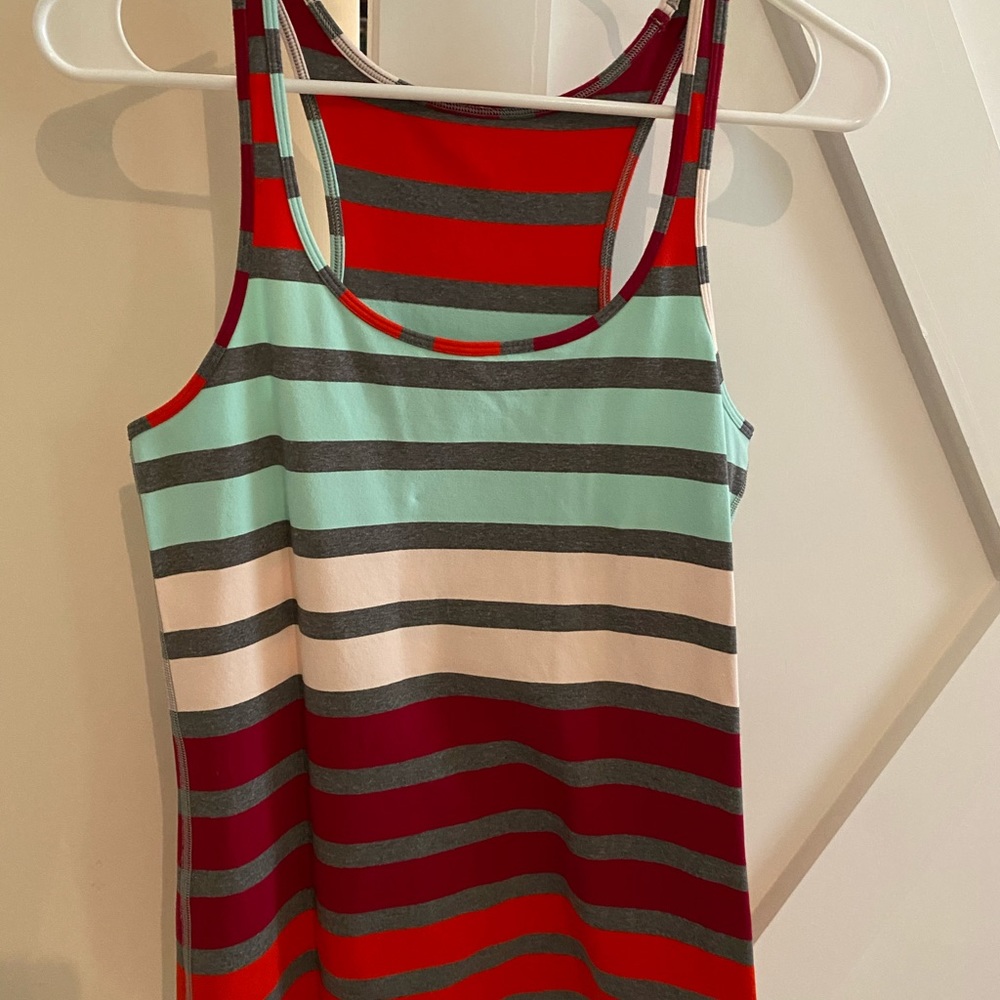 Like new rare lululemon striped tank Sz8